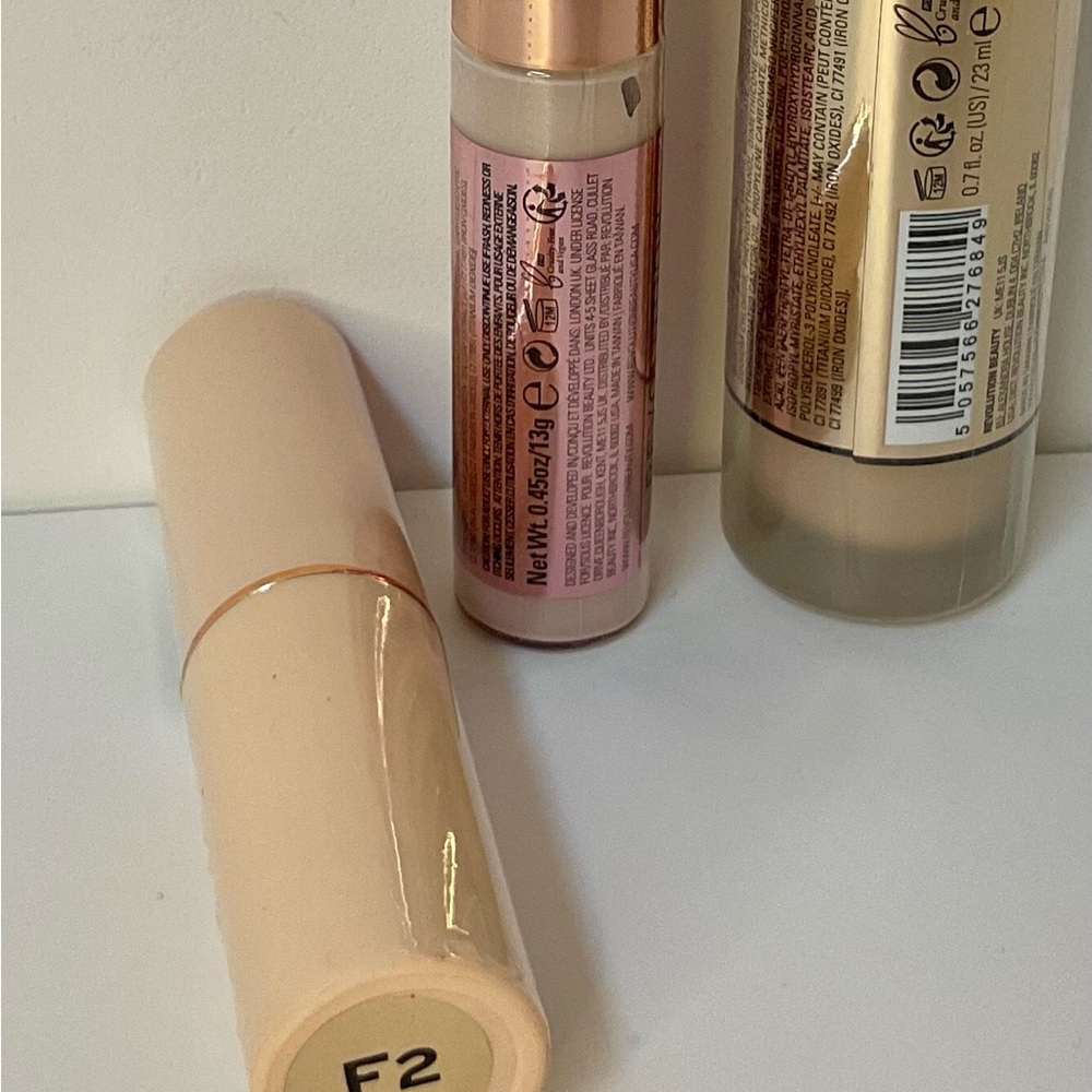Makeup Revolution Bundle- Fair to Light Skin Neutral Undertones- NWT - Picture 3 of 5